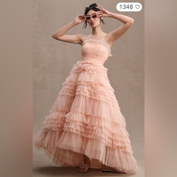 Mac Duggal Tiered Strapless Tulle A-
Line High-Low Gown/ size 4 - Picture 1 of 10